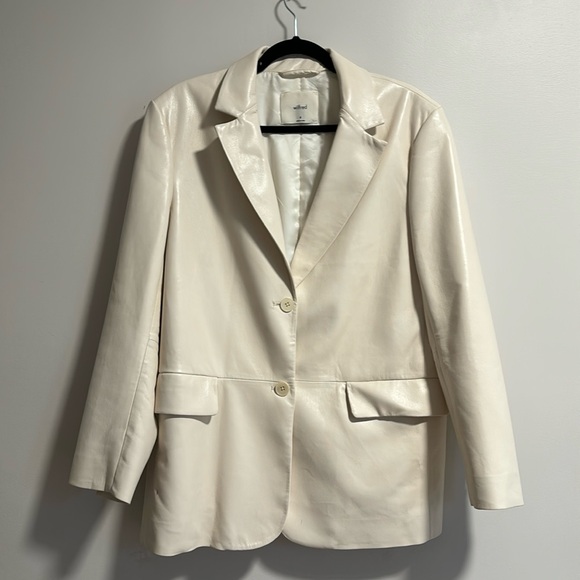 Aritzia Wilfred Off White Memories Vegan Leather Blazer Size M - Picture 2 of 9